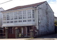 Casa con galería na estrada da Palma